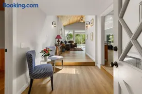 5 BR 4 BA Shangri-La Redwood Lodge Retreat with Pool - Event Friendly Space - Image 3