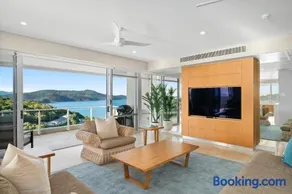 Luxury Hamilton Island Sub Penthouse on Level 12 & Buggy & Transfers - Image 4
