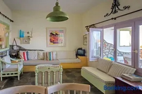 Tourlos Beachfront House in Mykonos - Image 2