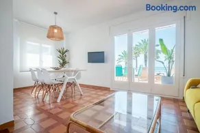 Beach House Cambrils Apartamento en Primera Línea de playa - Image 1