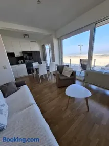 North Sea View studio with parking - Image 2