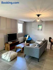 Charmant T3 avec jardin et piscine - Image 1