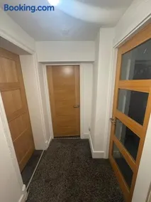 Stylish one bedroom flat in a great location - Image 4