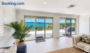 Panoramic Water Views in Salamander Bay - Image 2