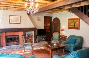 Maison familiale chaleureuse à Augirein avec grand jardin. - Image 4