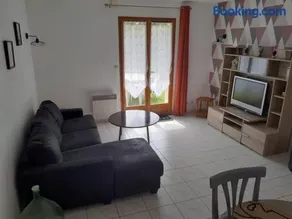 Jolie maison à la campagne avec piscine - Image 2