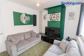 Perfect for Contractors & Families - Free Parking - Image 3