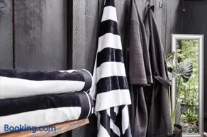 The Black Nest - Hot Tub Romantic Getaway - Image 3