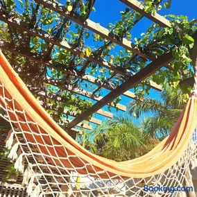 Casa com piscina e muita tranquilidade - Image 1