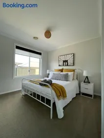 Spacious and Modern Home away from Home - Image 5