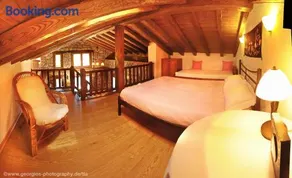 Kamares House Apartments & Studios - Image 3