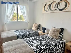 Lovely Apartament with a sunny terrace - Image 3