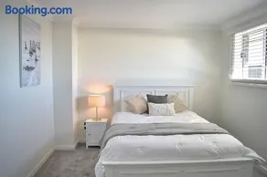 Elegant & Convenient New House at Leppington - Image 3