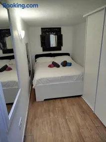Appartement individuel 20m carrée dans charmante maison de ville à la française - Image 2