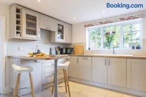 Hatchet Pond Cottage - Image 3