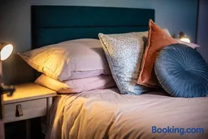 City Escape Waterford City Sleeps 6 - Image 5