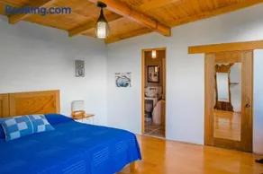 CASITA TECA jardín de esculturas junto al río - Image 3