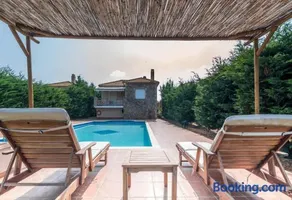 Navarone Villas - Image 1