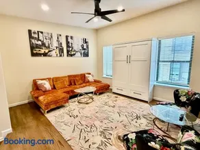 Free Parking -2BR,2Bath, 4Beds, Sleeps 6, 10 Min to NYC, 10 Min to Path - Image 3