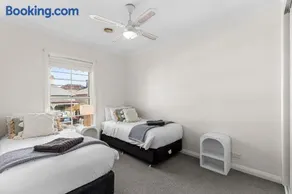 The Geelong Getaway Townhouse - Image 5