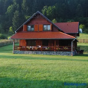 Ivola Vendégház - Image 1