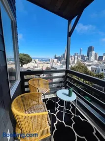 Charming 2BR Cottage with Bay and City Views-Gated Luxury Private Place - Image 2