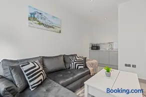 Cinema Studio Room with Spa Facilities For Couples - Image 1