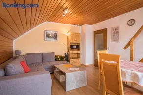Merveilleux appartement de vacances adapté aux familles avec barbecue, jardin et terrasse | Vue montagne - Image 1