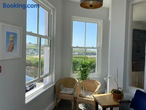 The Grosvenor Guest House - Image 2