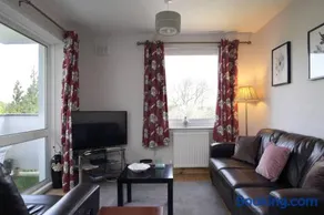 Edinburgh Family-Friendly Flat Walkable from Princess street - Image 1