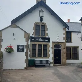 The Black Horse Inn - Image 1