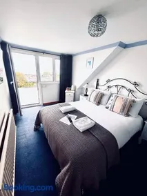Bonjour Guest house - Image 1