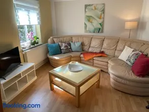 große Wohnung zentral gelegen - Image 4