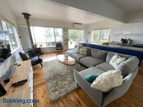 Absolute lakefront house - enjoy the sunrise - Image 3