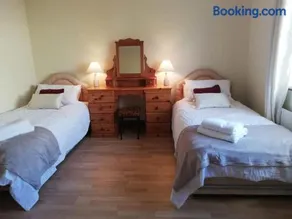 Cozy 6 Bedroom house with spectacular views - Image 2