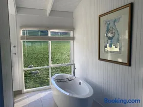 Seacroft Beach House - Image 2