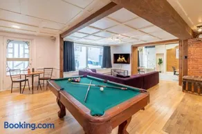 Old-Time Charm - 12 Guests - Billiards & Hot Tub - Image 3
