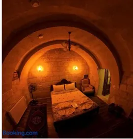 Bella vista stone house - Image 2