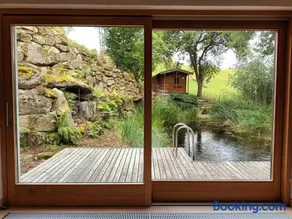 Haus am Teich mit privater Sauna - Image 1