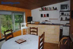 Maison chaleureuse en Pays de Belvès avec terrasse et jardin - Image 5
