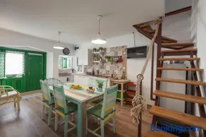 Stonehouse Katarina - Image 1