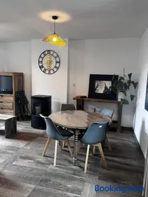 Confortable Maison - Image 1