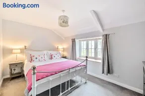 Woodcutter's Cottage - Image 2