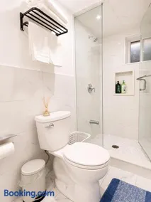 Tonon House- near Rogers Stadium, Downsview and Pearson Airport - Image 4
