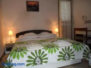 Apartments Batovanja - Image 1