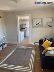 Cozy Cambridge Apt - Image 3