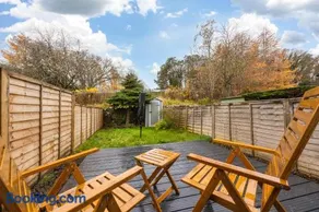 Bright 1-Bed Home with Garden Near Braid Hills Golf Course - Image 3