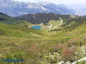 Cascades, 3 bedroom chalet with shared pool. - Image 3