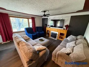 Merlot House - Image 1
