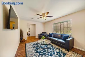 Seabrook TX Vacation Home Near El Jardin Beach - Image 1